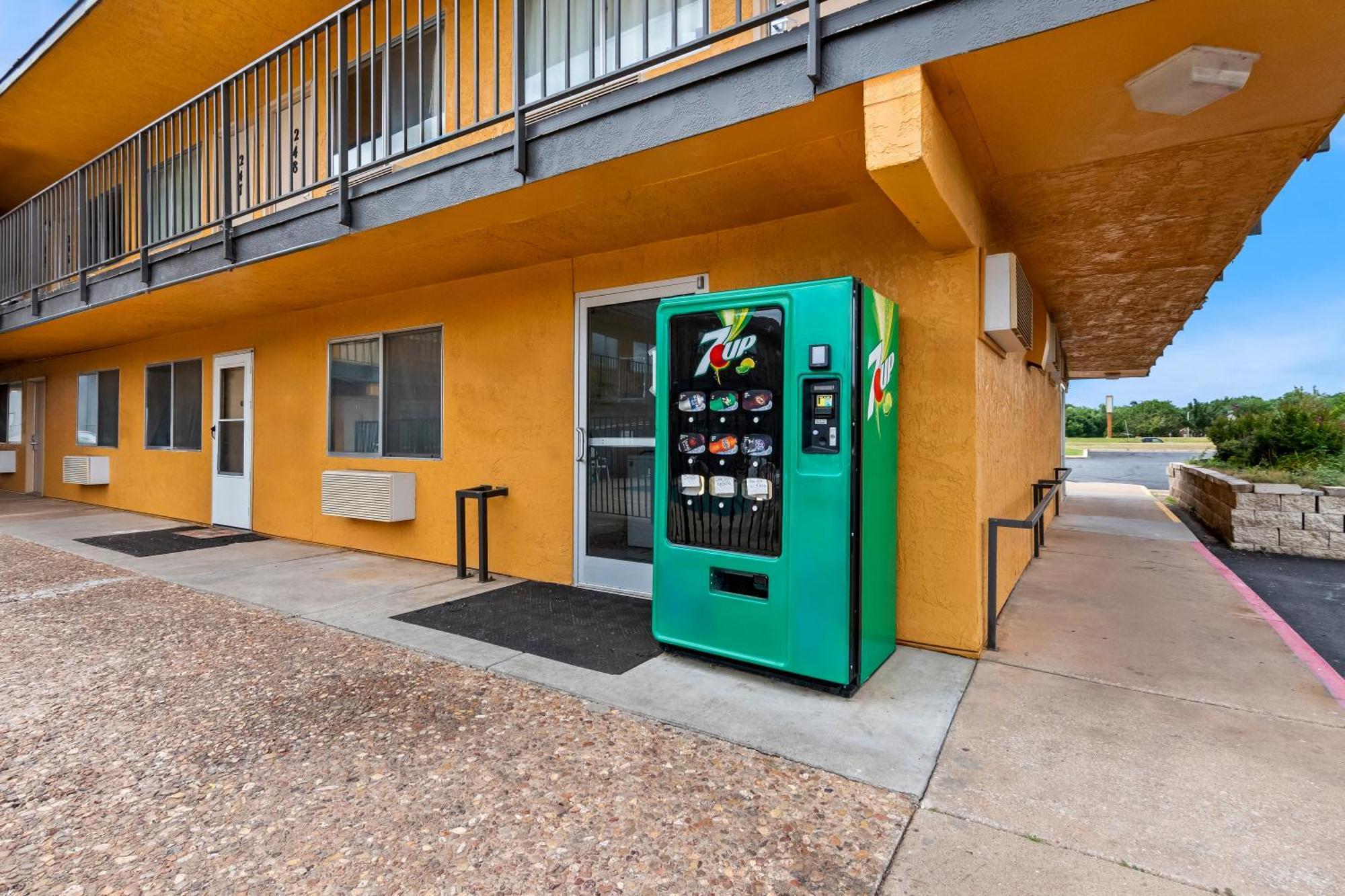 Americas Best Value Inn Stillwater Exterior photo
