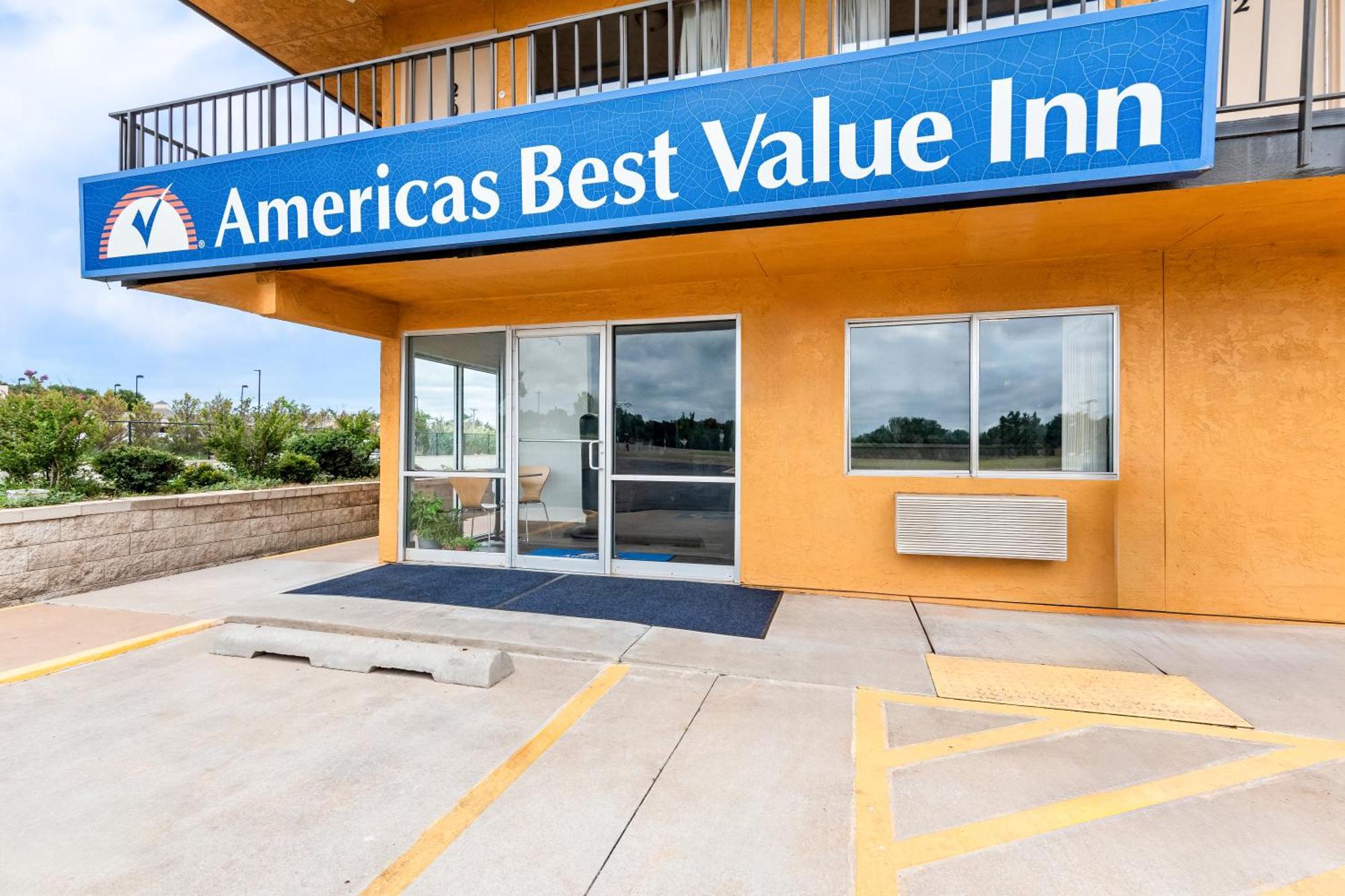 Americas Best Value Inn Stillwater Exterior photo