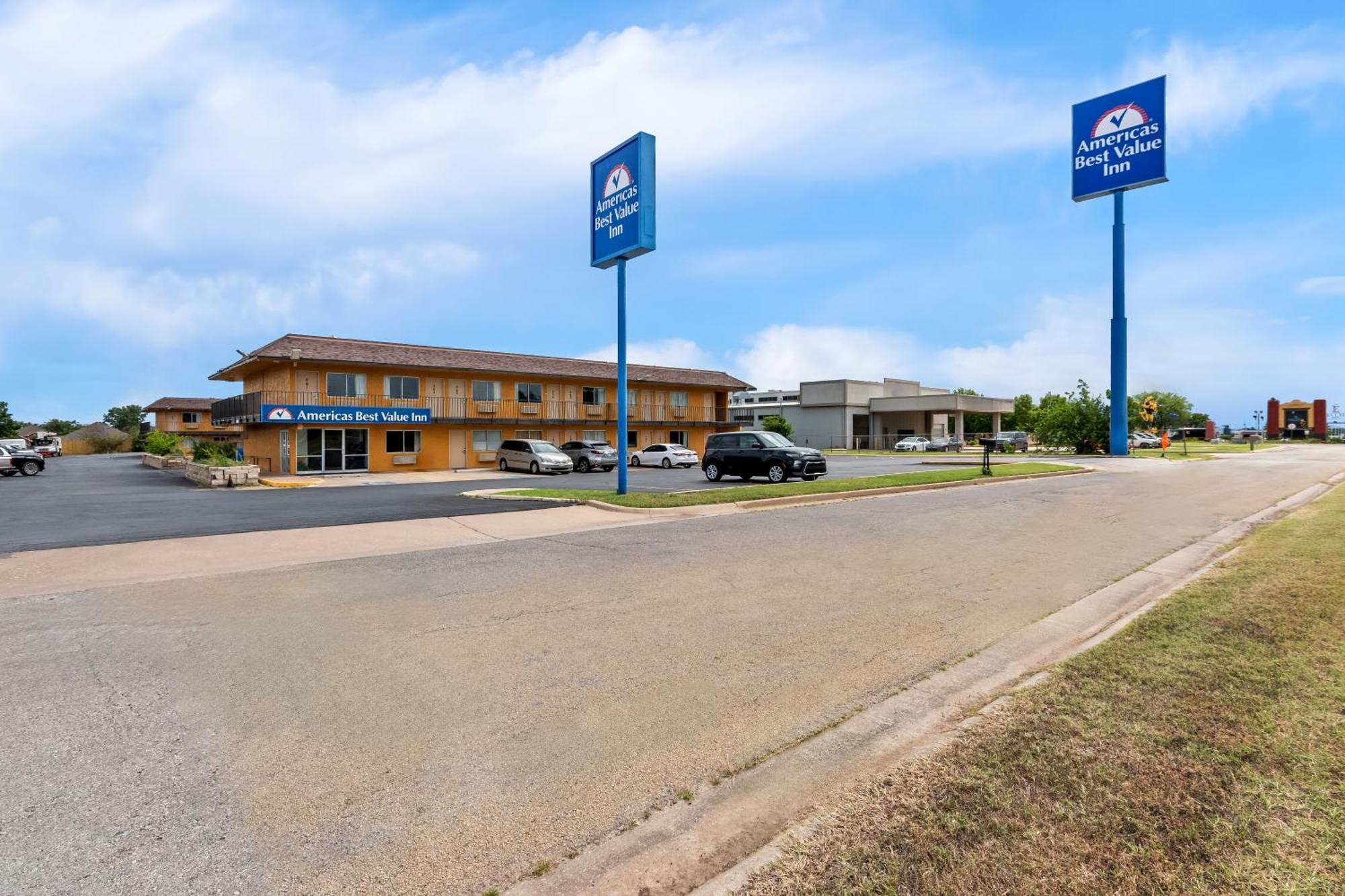 Americas Best Value Inn Stillwater Exterior photo