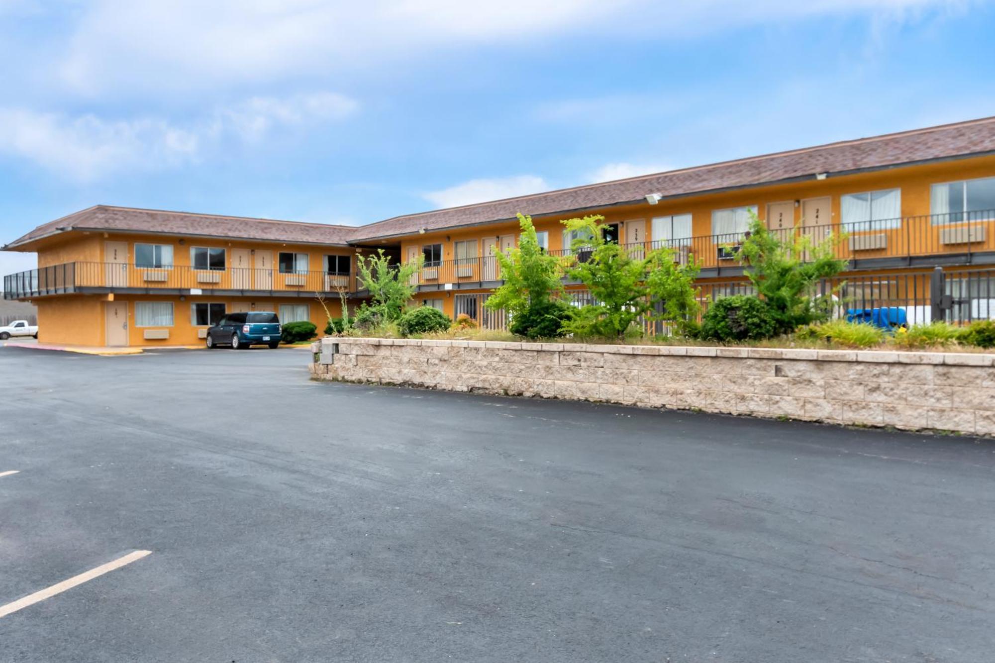 Americas Best Value Inn Stillwater Exterior photo