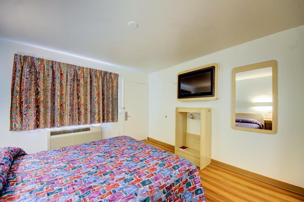 Americas Best Value Inn Stillwater Exterior photo
