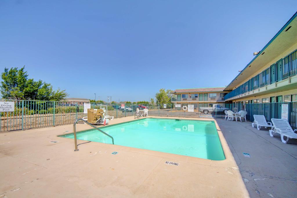 Americas Best Value Inn Stillwater Exterior photo
