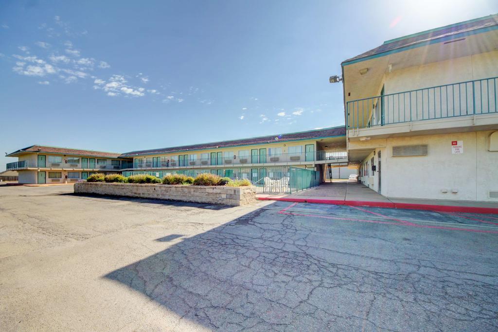 Americas Best Value Inn Stillwater Exterior photo
